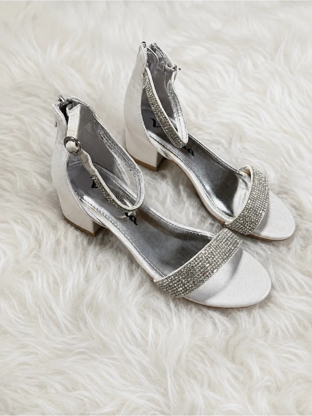 Nina Silver Rhinestone Dress Sandals – Size 2M / EUR 32½
